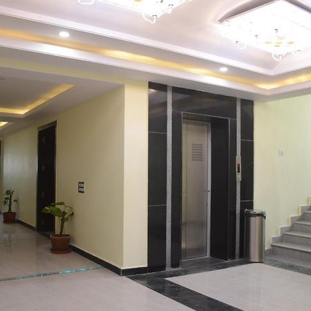 瓦拉纳西 Puja Residency酒店 外观 照片