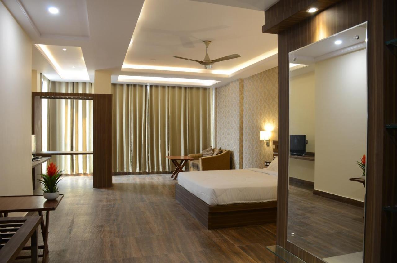 瓦拉纳西 Puja Residency酒店 外观 照片