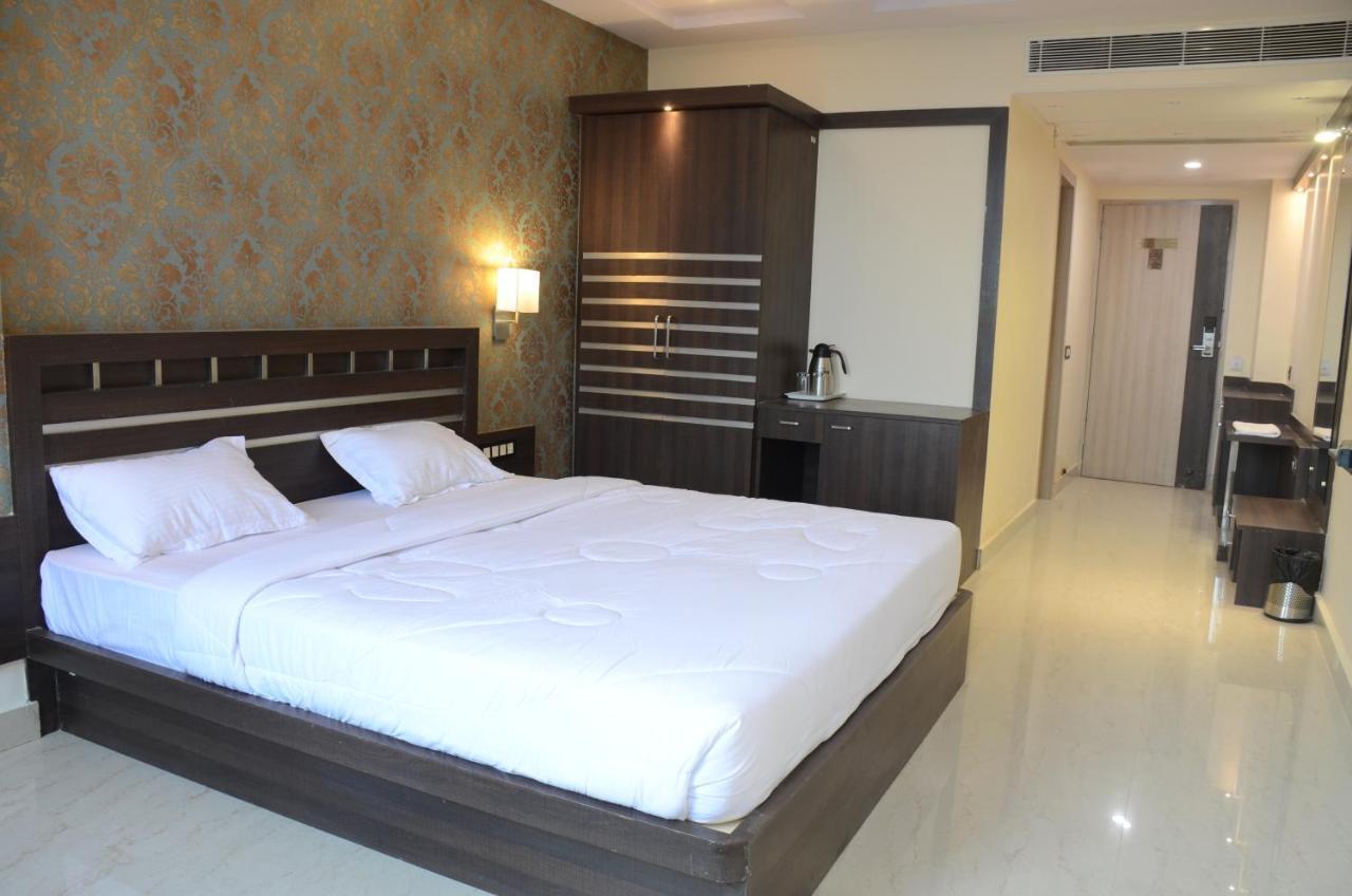瓦拉纳西 Puja Residency酒店 外观 照片