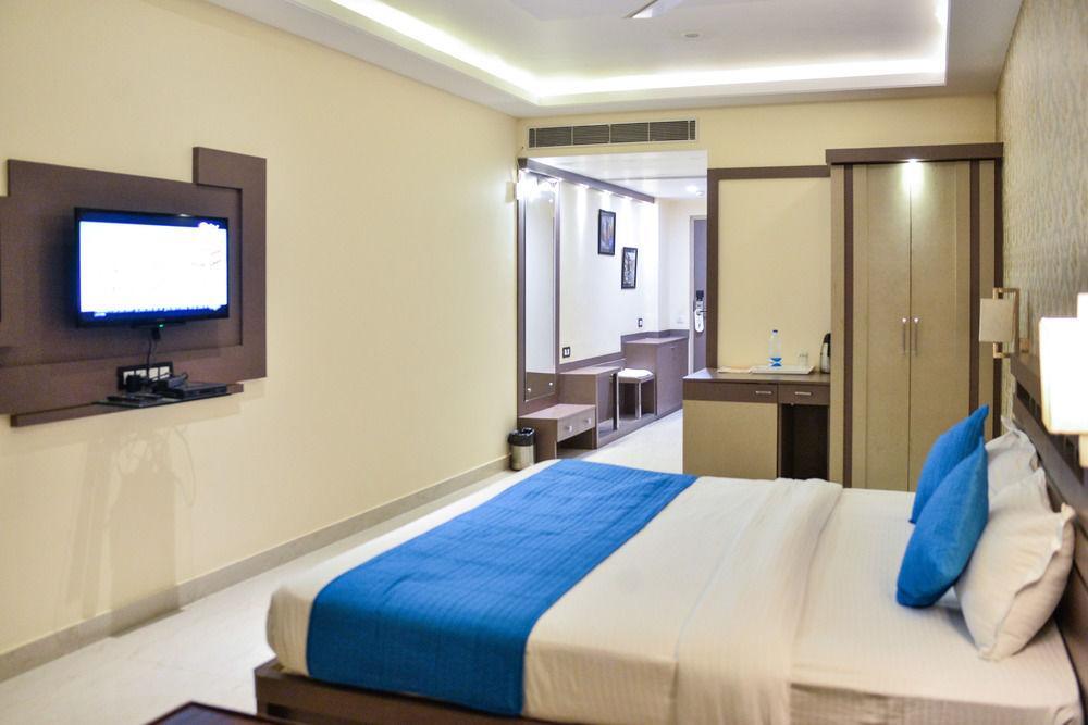 瓦拉纳西 Puja Residency酒店 外观 照片