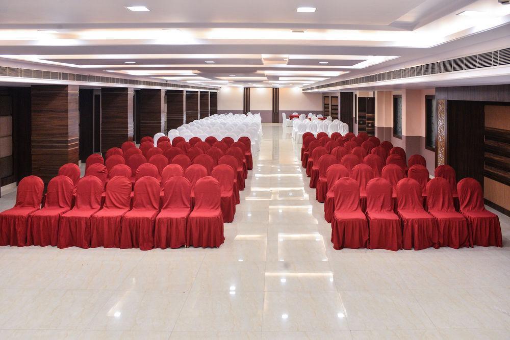 瓦拉纳西 Puja Residency酒店 外观 照片