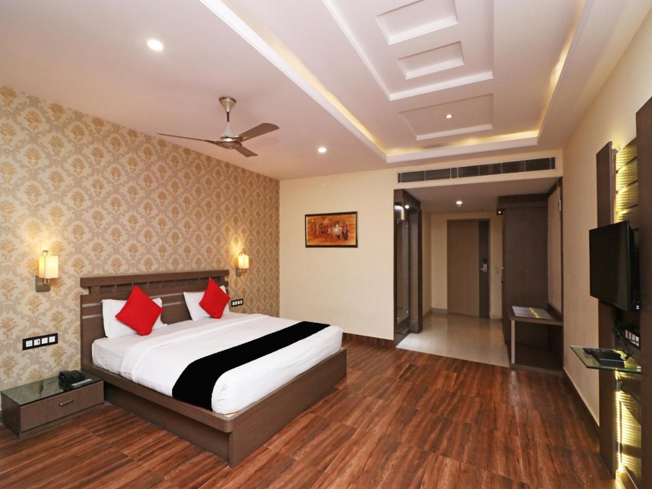 瓦拉纳西 Puja Residency酒店 外观 照片