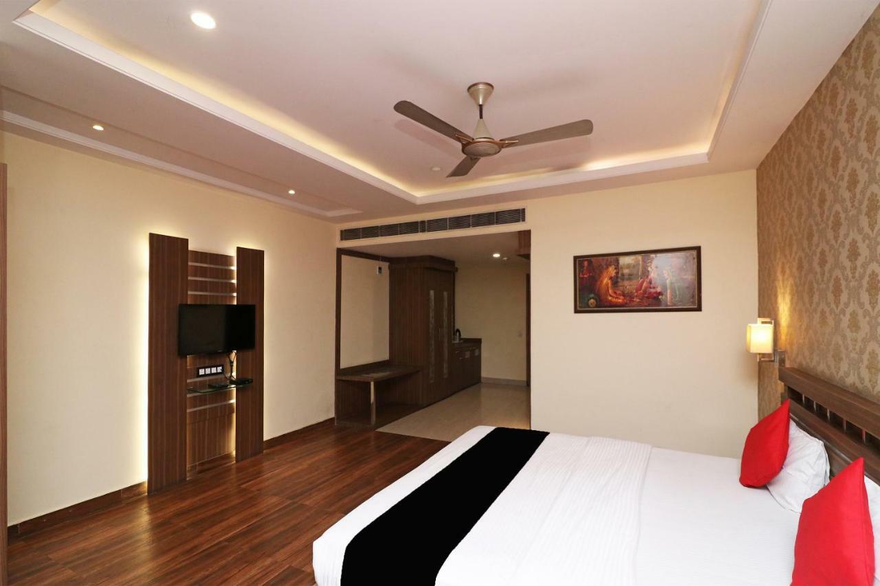 瓦拉纳西 Puja Residency酒店 外观 照片