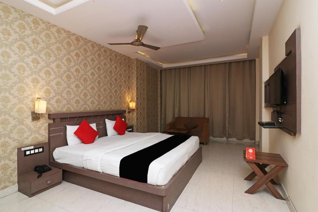 瓦拉纳西 Puja Residency酒店 外观 照片