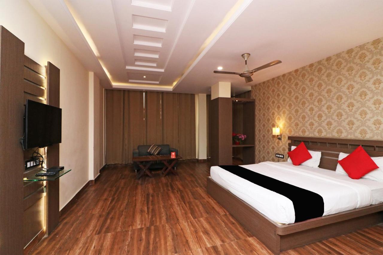 瓦拉纳西 Puja Residency酒店 外观 照片
