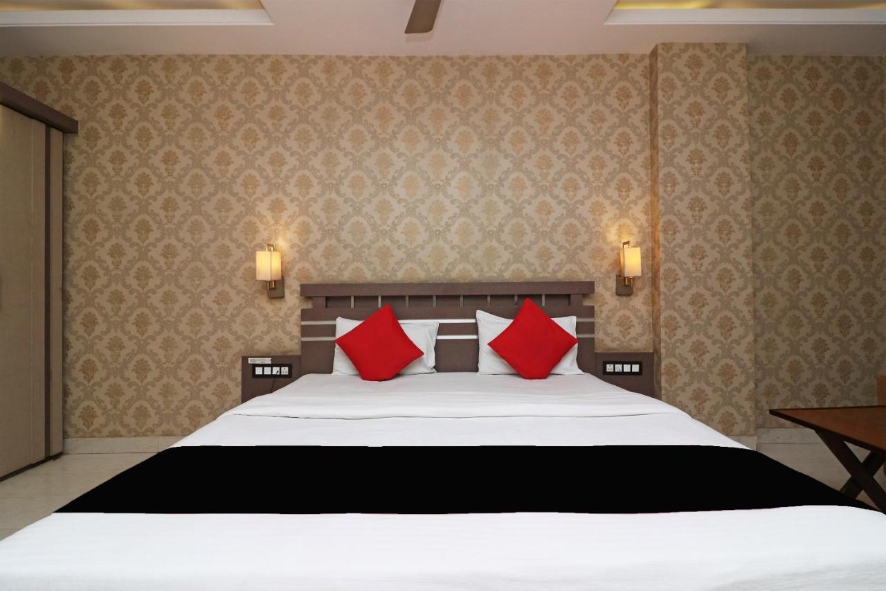 瓦拉纳西 Puja Residency酒店 外观 照片